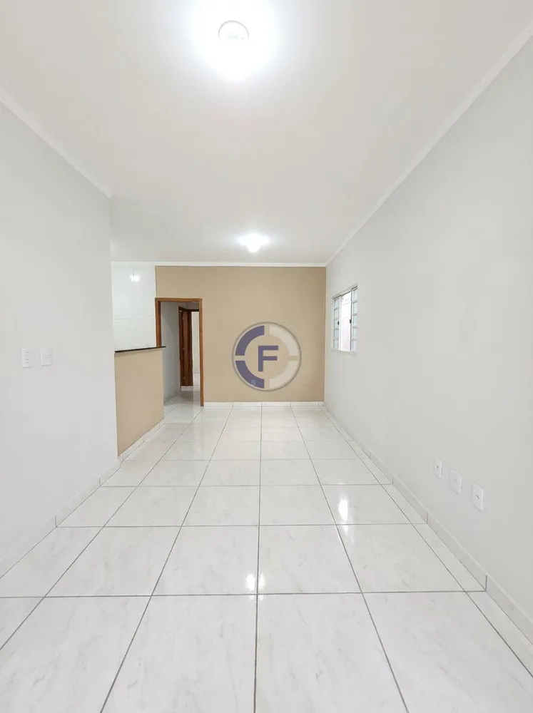 Casa, 2 quartos, 200 m² - Foto 2