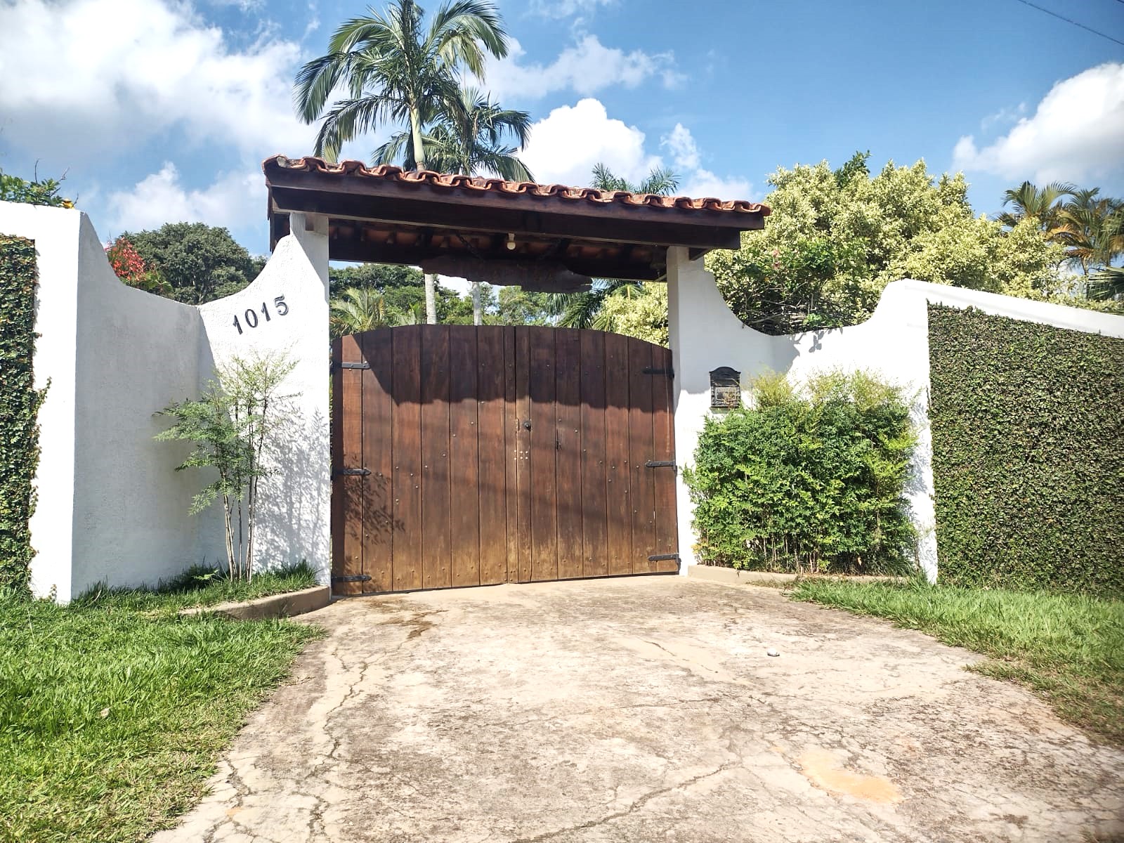 Chácara à venda com 4 quartos, 350m² - Foto 2