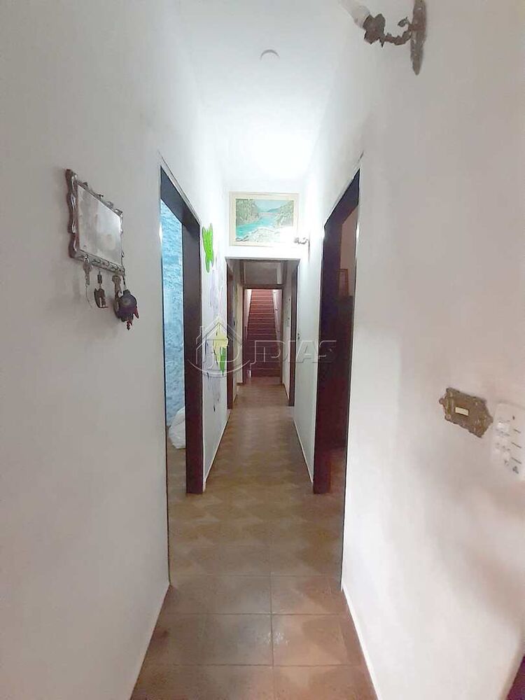 Casa, 5 quartos, 221 m² - Foto 1