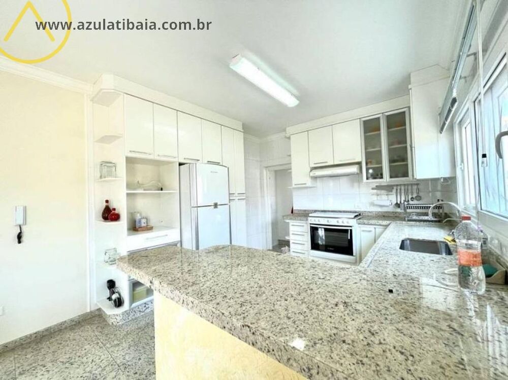 Casa de Condomínio à venda com 4 quartos, 350m² - Foto 2