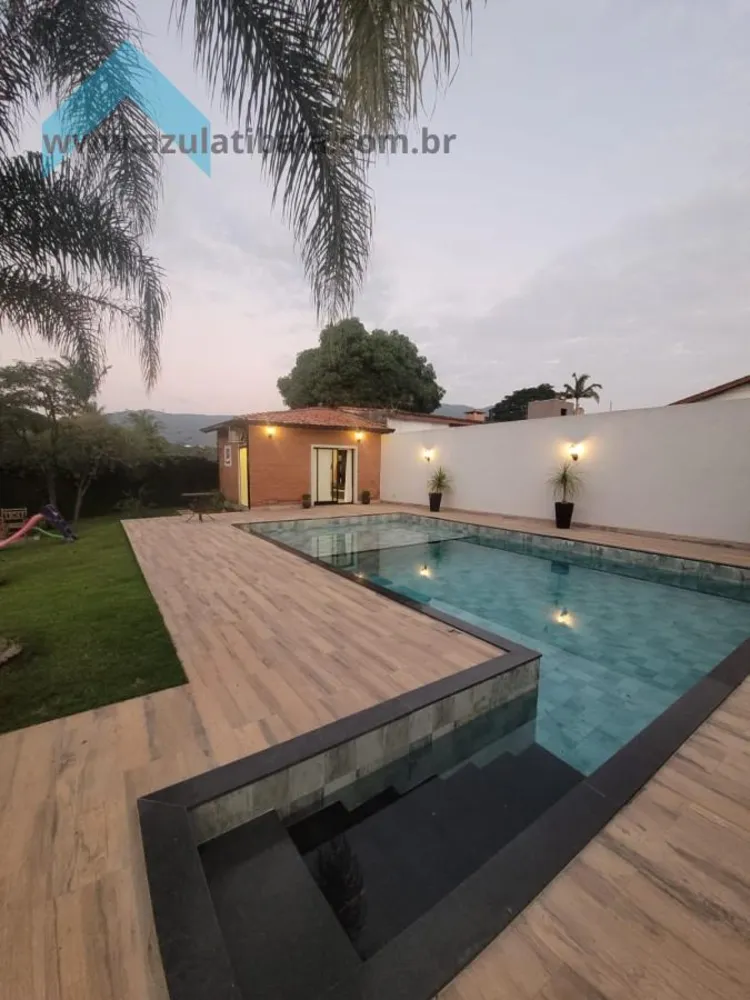 Casa, 4 quartos, 330 m² - Foto 1