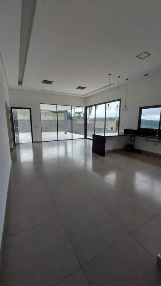 Chácara, 3 quartos, 1400 m² - Foto 1