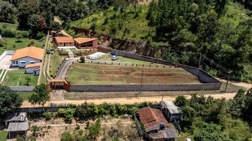 Chácara, 2 quartos, 2200 m² - Foto 2