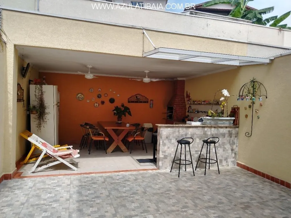 Casa, 3 quartos, 131 m² - Foto 1