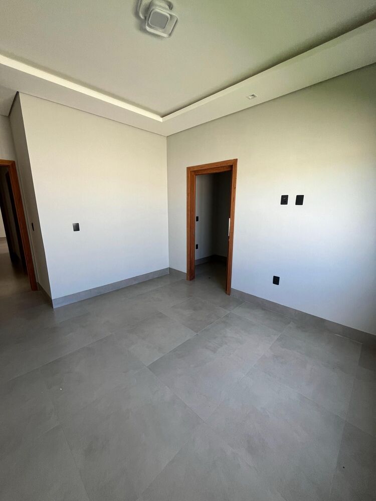 Casa à venda com 3 quartos, 146m² - Foto 2