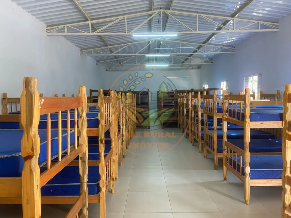 Sítio, 3 quartos, 28800 m² - Foto 1