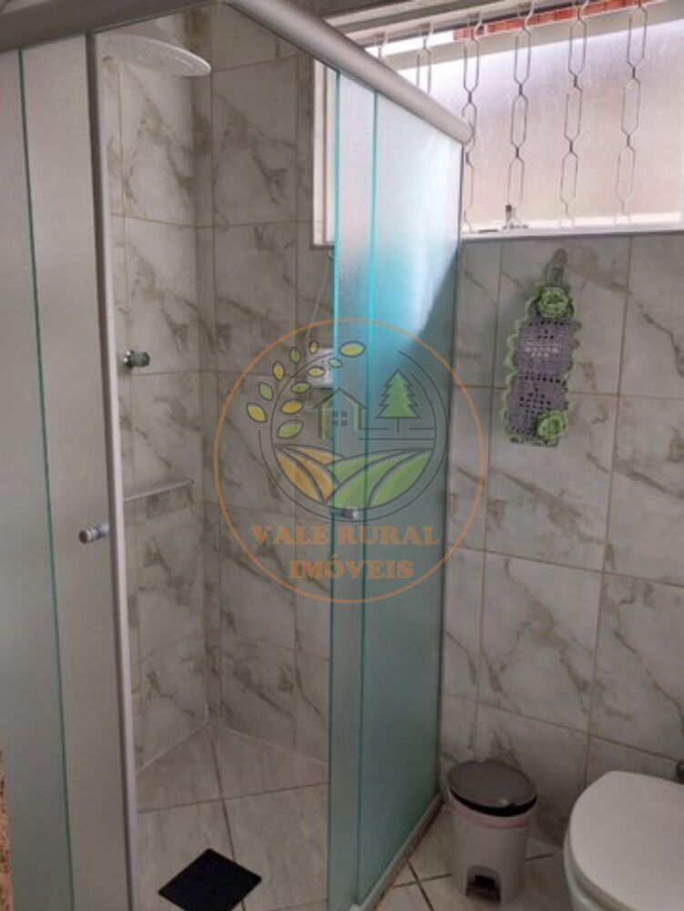 Casa à venda com 3 quartos, 200m² - Foto 1