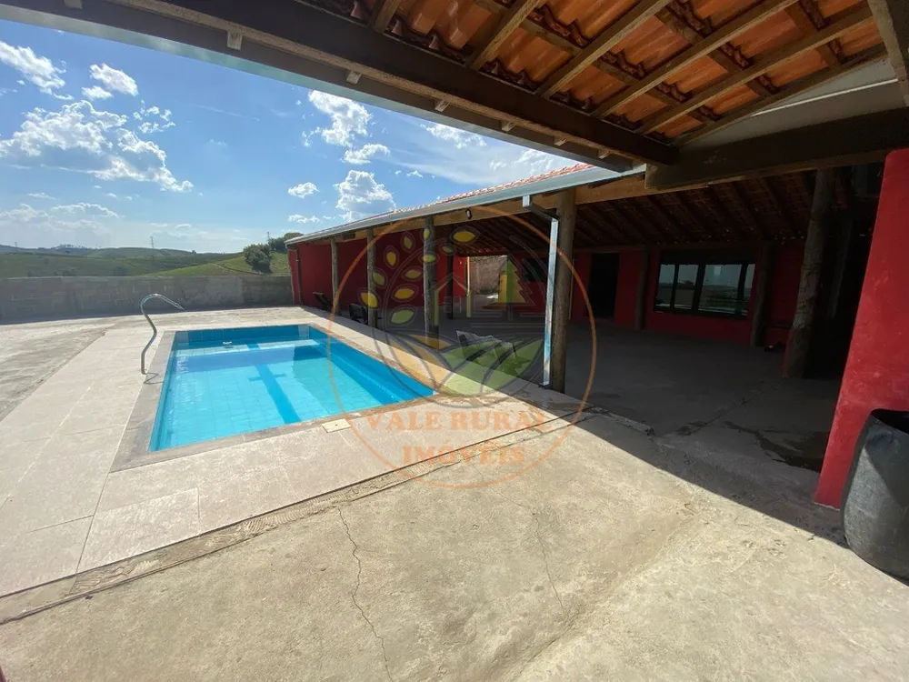Chácara, 3 quartos, 2200 m² - Foto 1