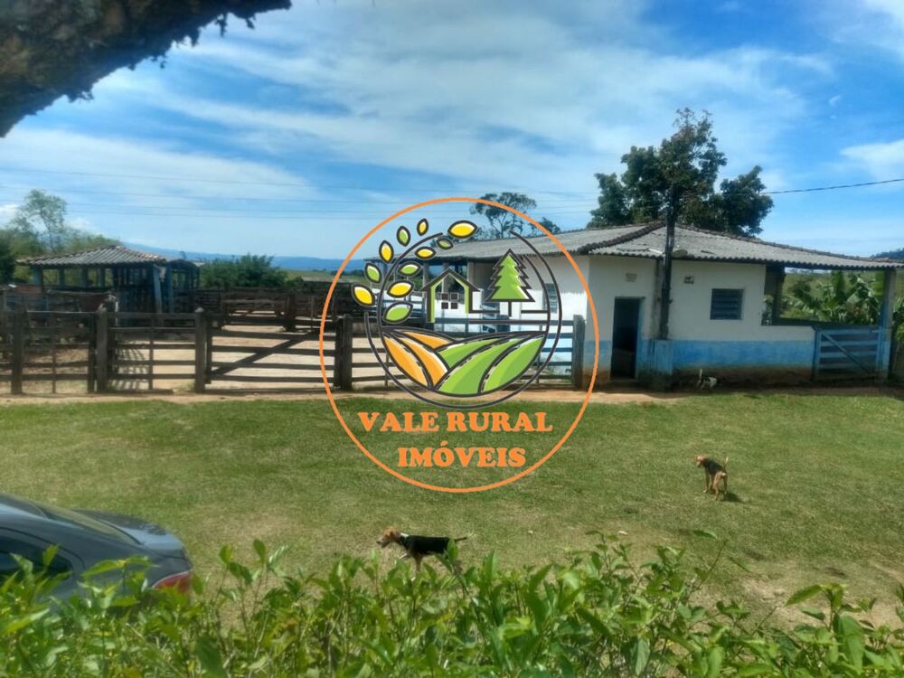 Fazenda à venda com 3 quartos, 107m² - Foto 1