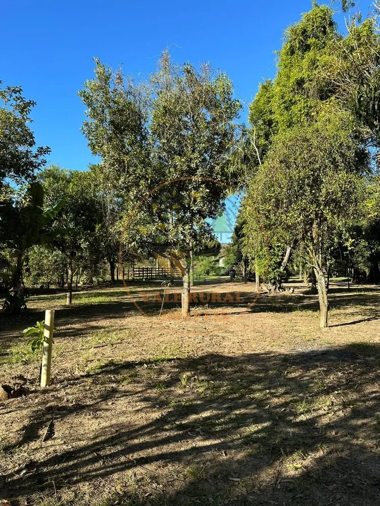 Chácara, 3 quartos, 4000 m² - Foto 1
