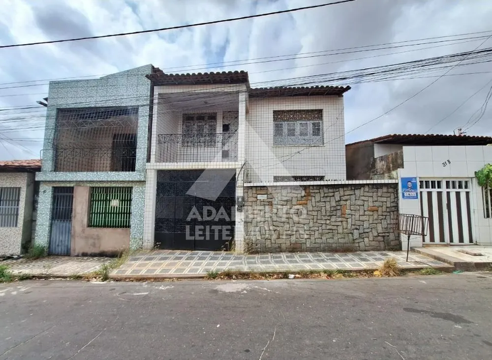 Casa, 6 quartos, 246 m² - Foto 1