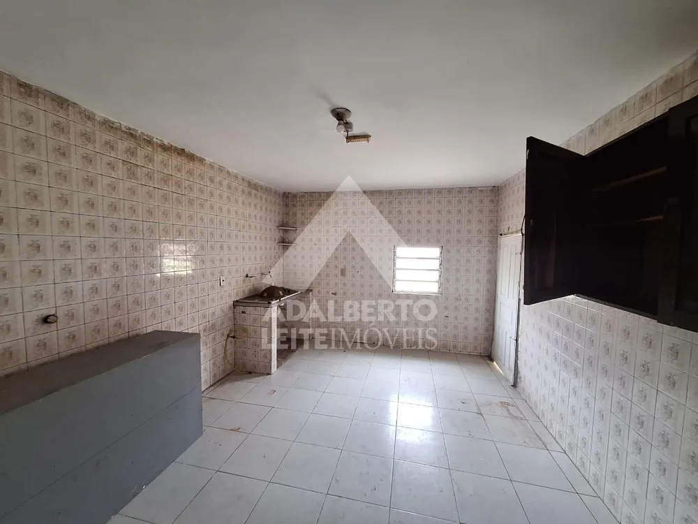 Casa, 6 quartos, 246 m² - Foto 4
