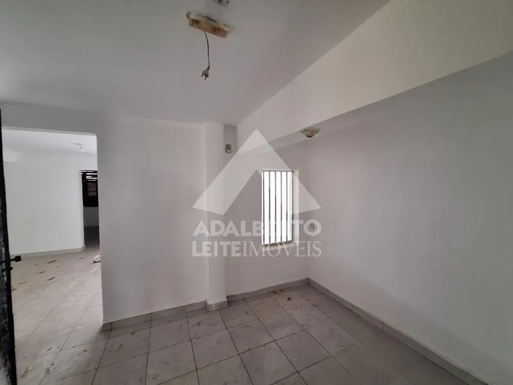 Casa, 6 quartos, 246 m² - Foto 3