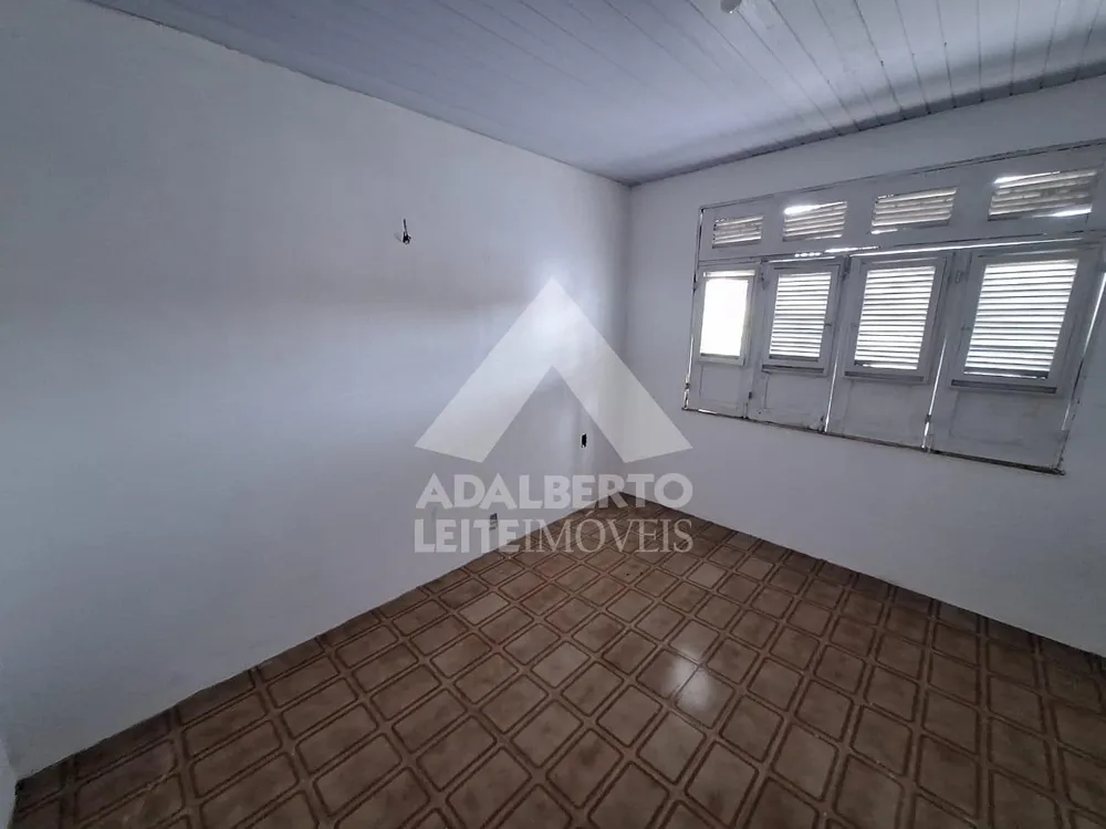 Casa, 6 quartos, 246 m² - Foto 7