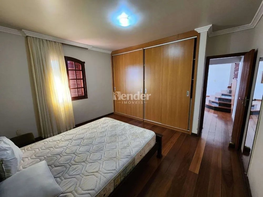 Casa, 5 quartos, 360 m² - Foto 1