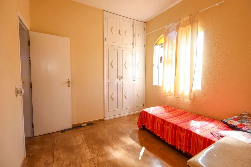 Casa, 5 quartos, 260 m² - Foto 4