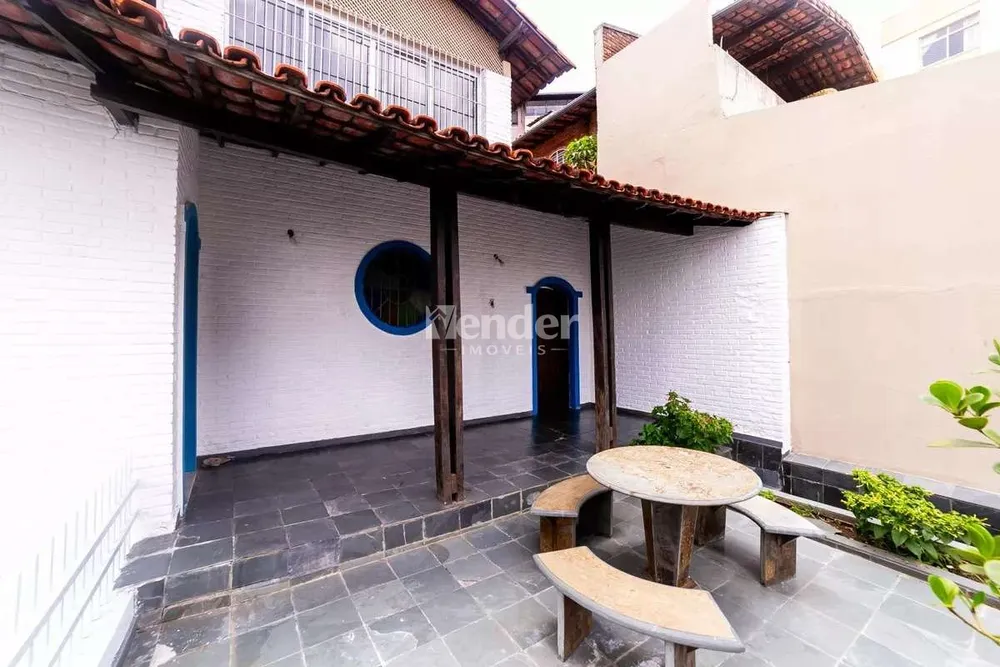 Casa, 5 quartos, 379 m² - Foto 1