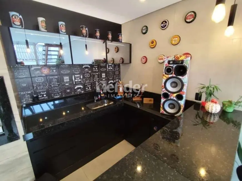 Casa, 3 quartos, 168 m² - Foto 2