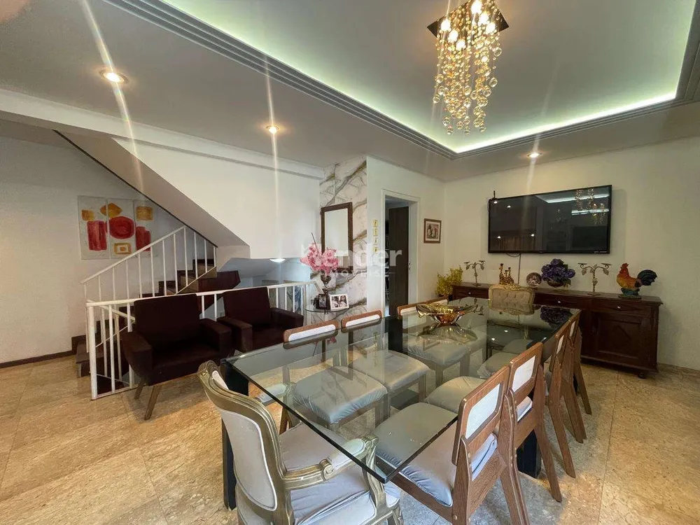 Casa, 5 quartos, 325 m² - Foto 1
