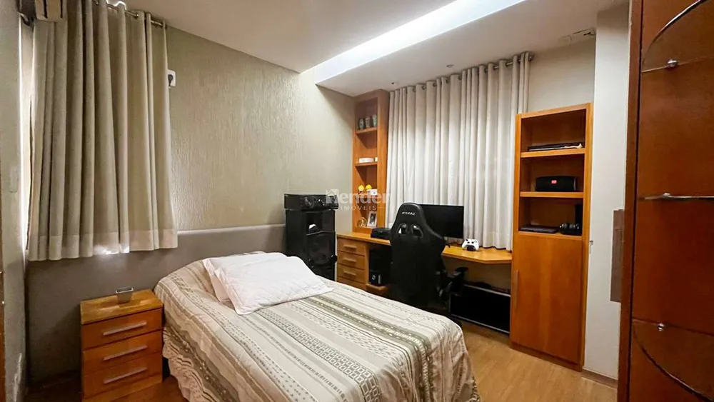 Casa, 4 quartos, 362 m² - Foto 1