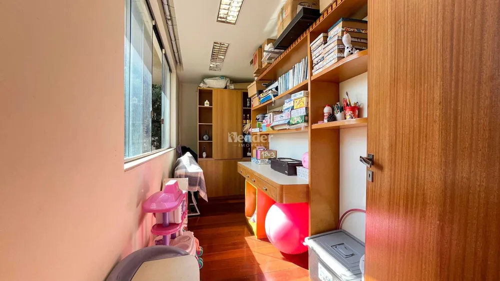 Casa, 4 quartos, 330 m² - Foto 9