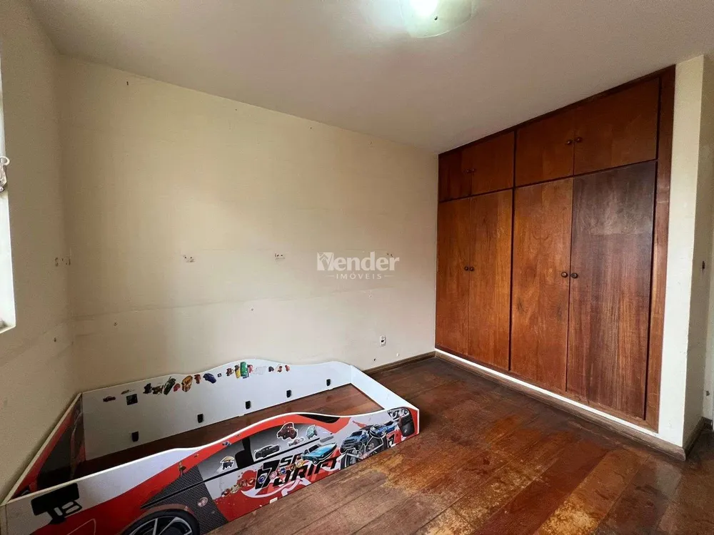 Casa, 3 quartos, 292 m² - Foto 1
