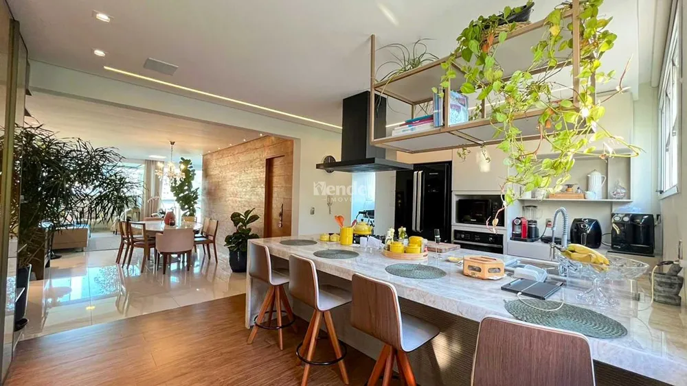 Apartamento, 3 quartos, 165 m² - Foto 1
