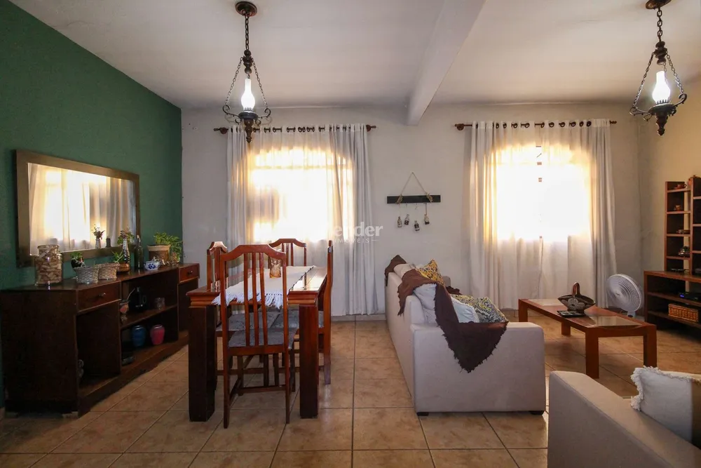 Casa, 4 quartos, 187 m² - Foto 1