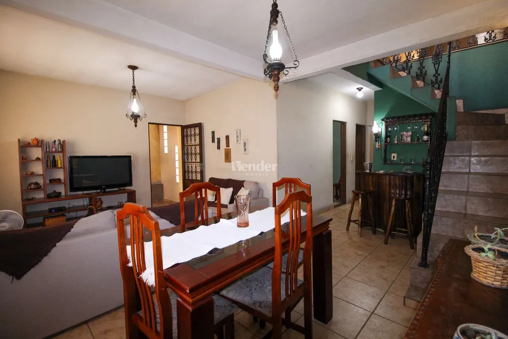 Casa, 4 quartos, 187 m² - Foto 1