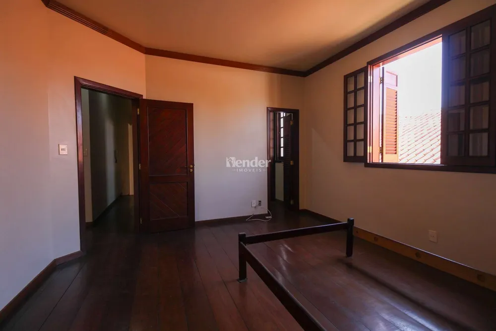 Casa, 5 quartos, 420 m² - Foto 1
