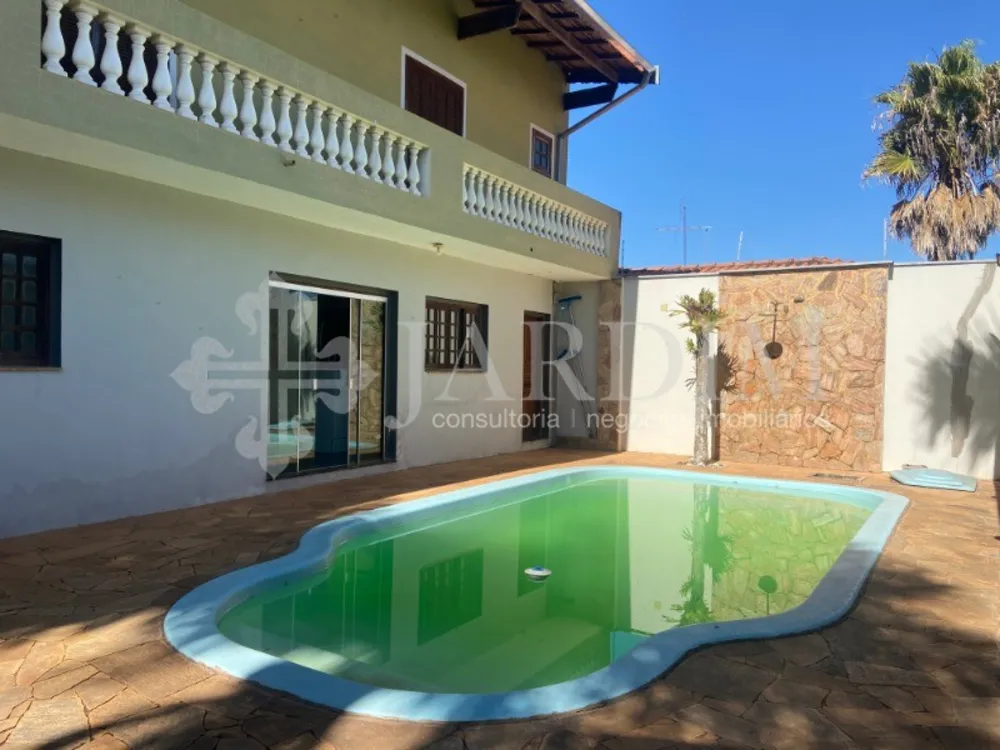 Chácara, 3 quartos, 1250 m² - Foto 1