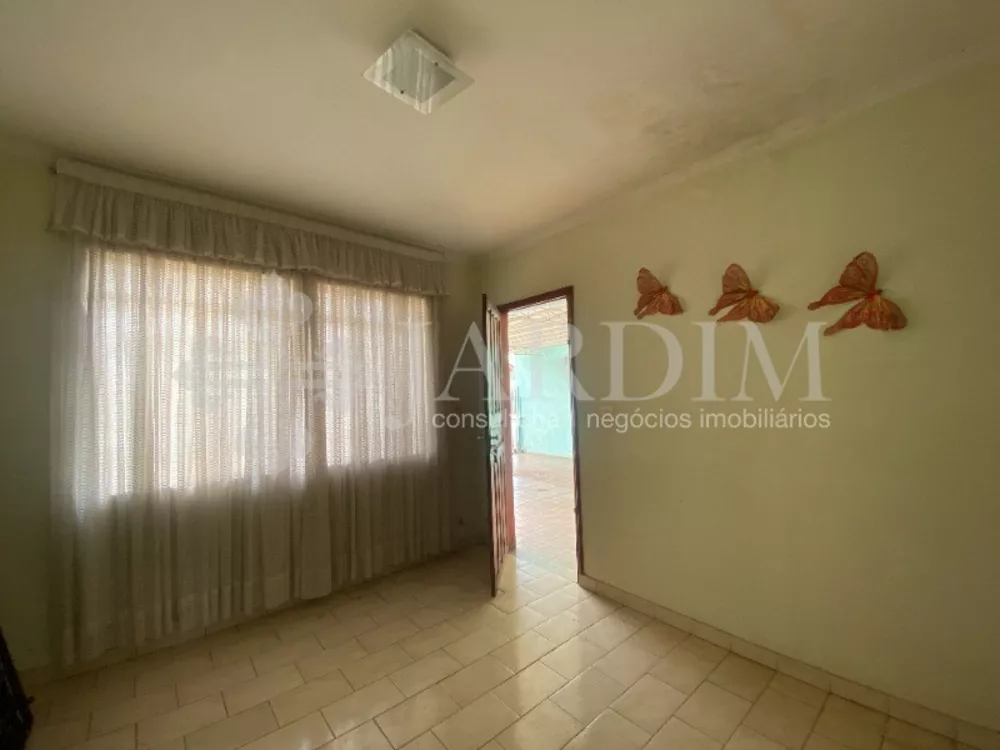 Casa à venda com 3 quartos, 270m² - Foto 2