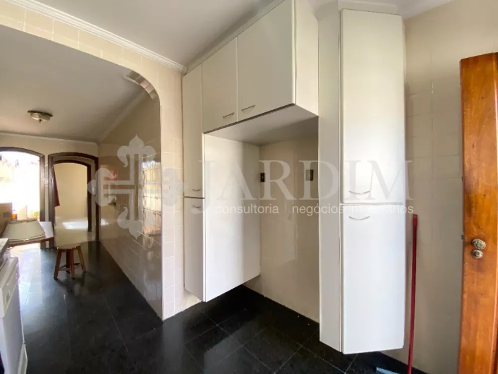 Casa à venda e aluguel com 3 quartos, 320m² - Foto 8