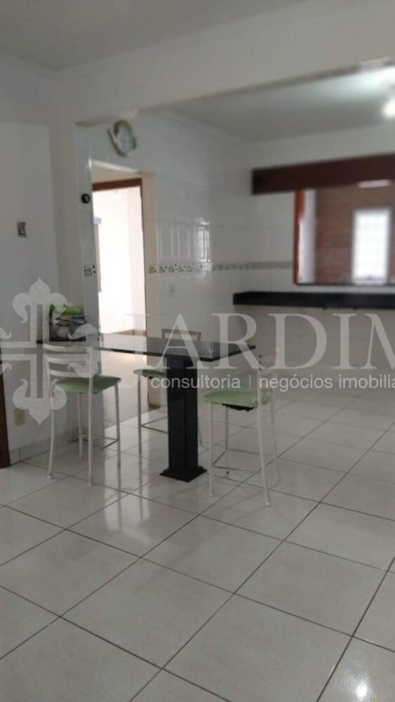Casa à venda com 3 quartos, 278m² - Foto 14