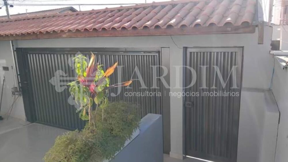 Casa à venda com 3 quartos, 278m² - Foto 2
