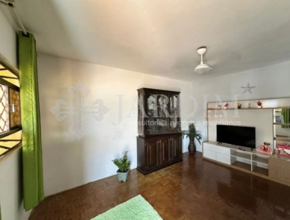 Casa à venda com 2 quartos, 255m² - Foto 2
