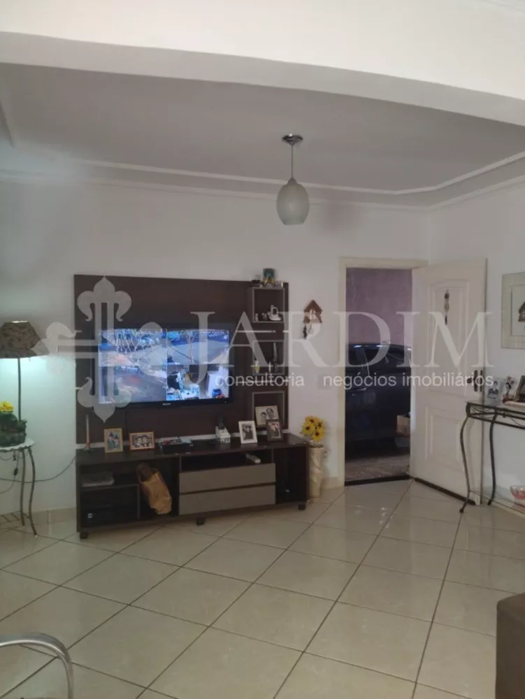 Casa à venda com 2 quartos, 264m² - Foto 2