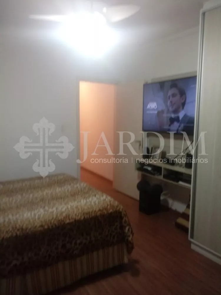 Casa à venda com 3 quartos, 250m² - Foto 4