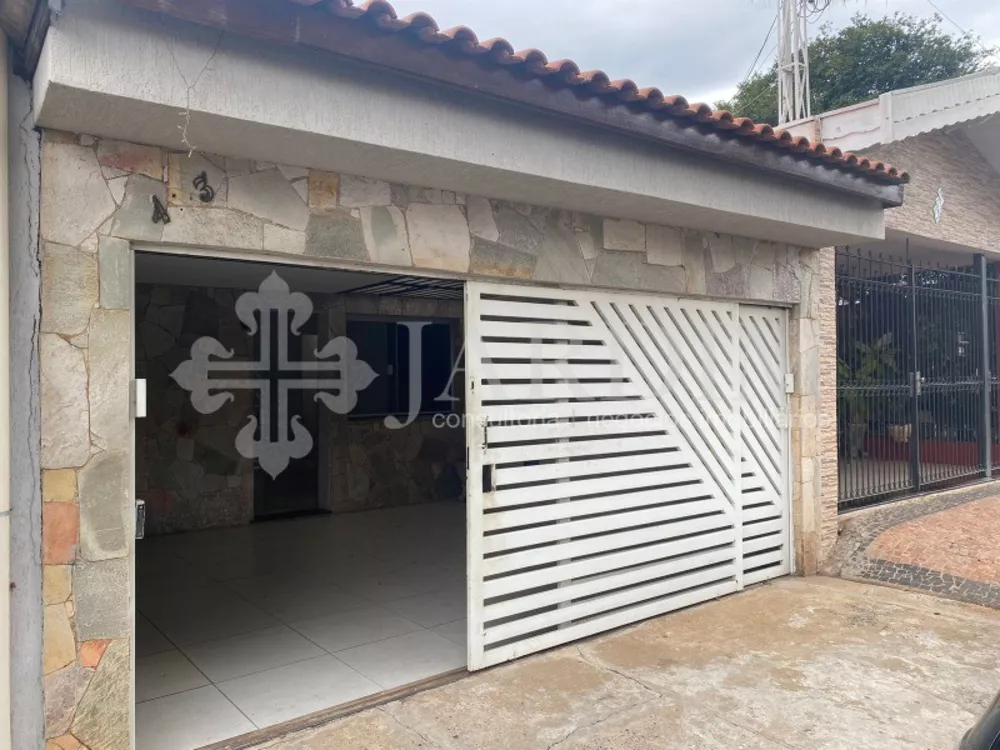 Casa à venda com 3 quartos, 150m² - Foto 2