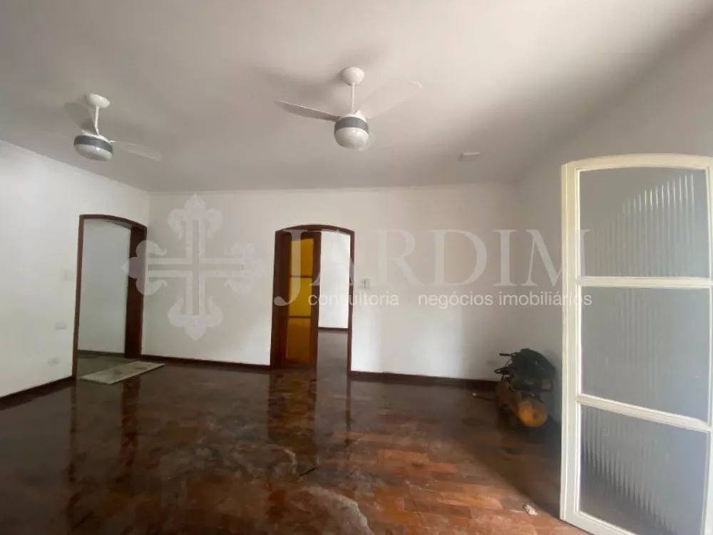 Prédio Inteiro para alugar com 4 quartos, 300m² - Foto 2