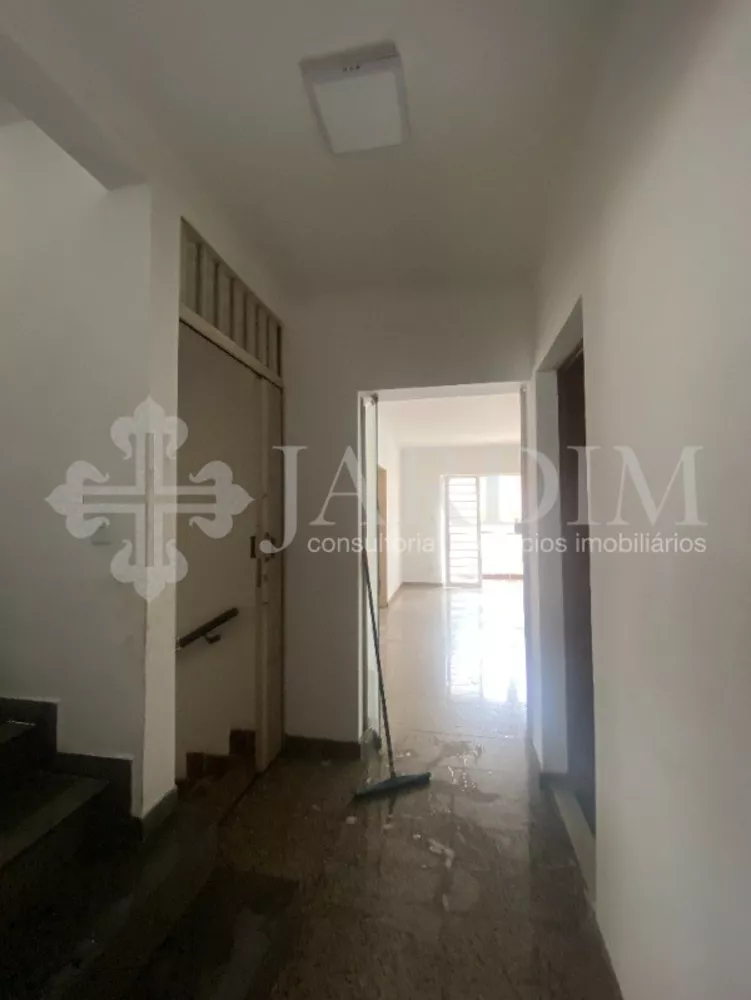 Prédio Inteiro para alugar com 4 quartos, 300m² - Foto 6