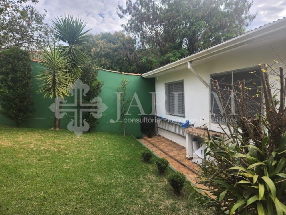 Casa à venda com 3 quartos, 350m² - Foto 1