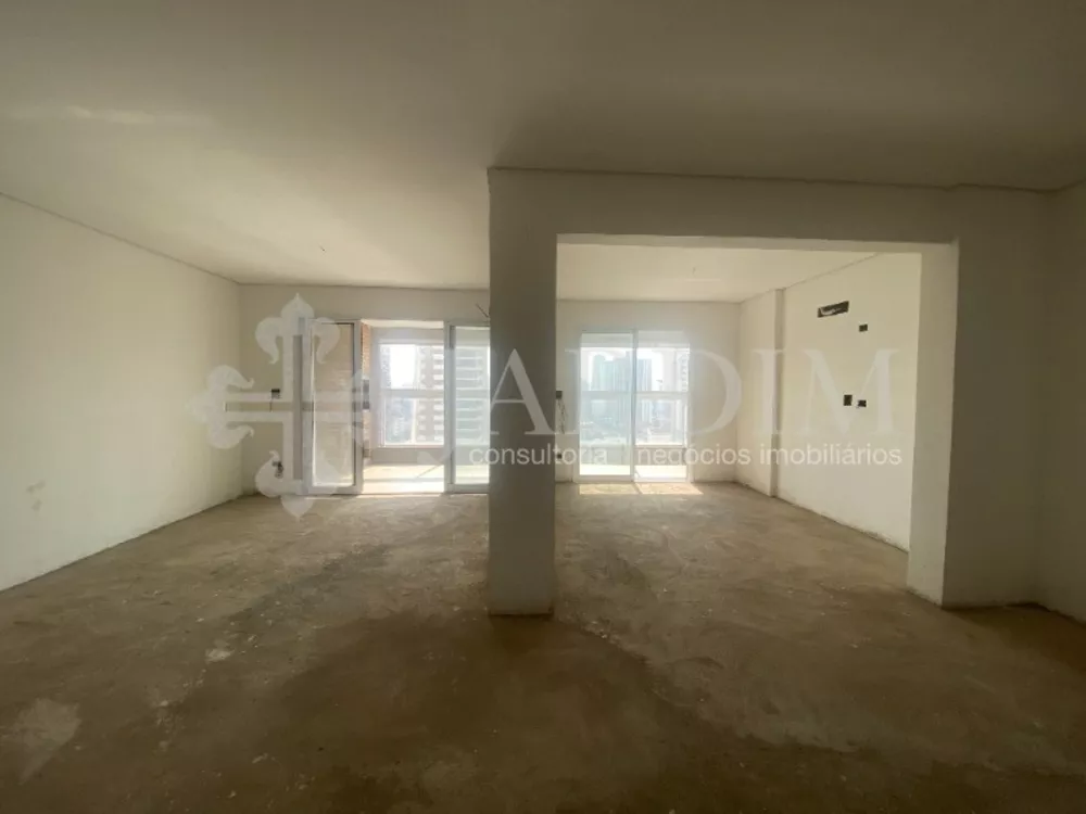 Apartamento à venda com 3 quartos, 164m² - Foto 4