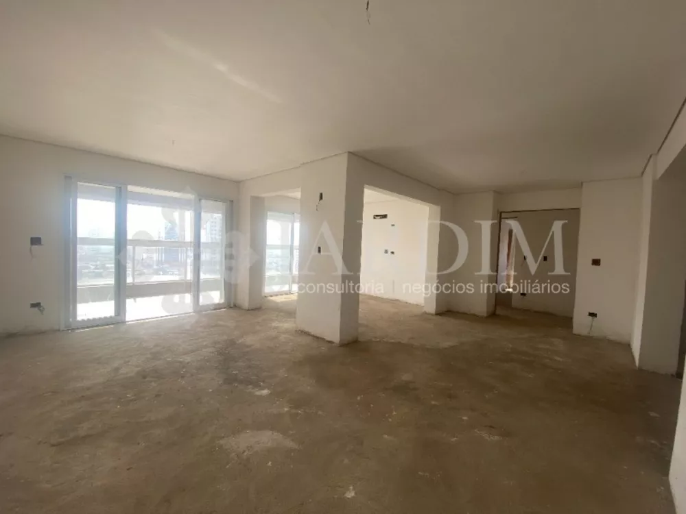 Apartamento à venda com 3 quartos, 164m² - Foto 2