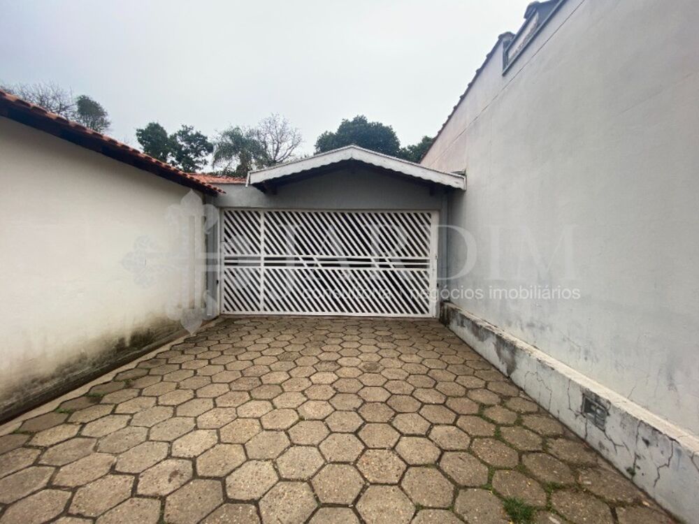 Casa à venda com 3 quartos, 853m² - Foto 2