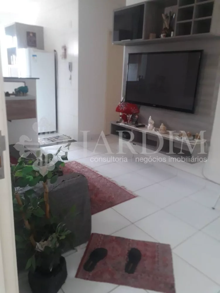 Apartamento à venda com 2 quartos, 46m² - Foto 3