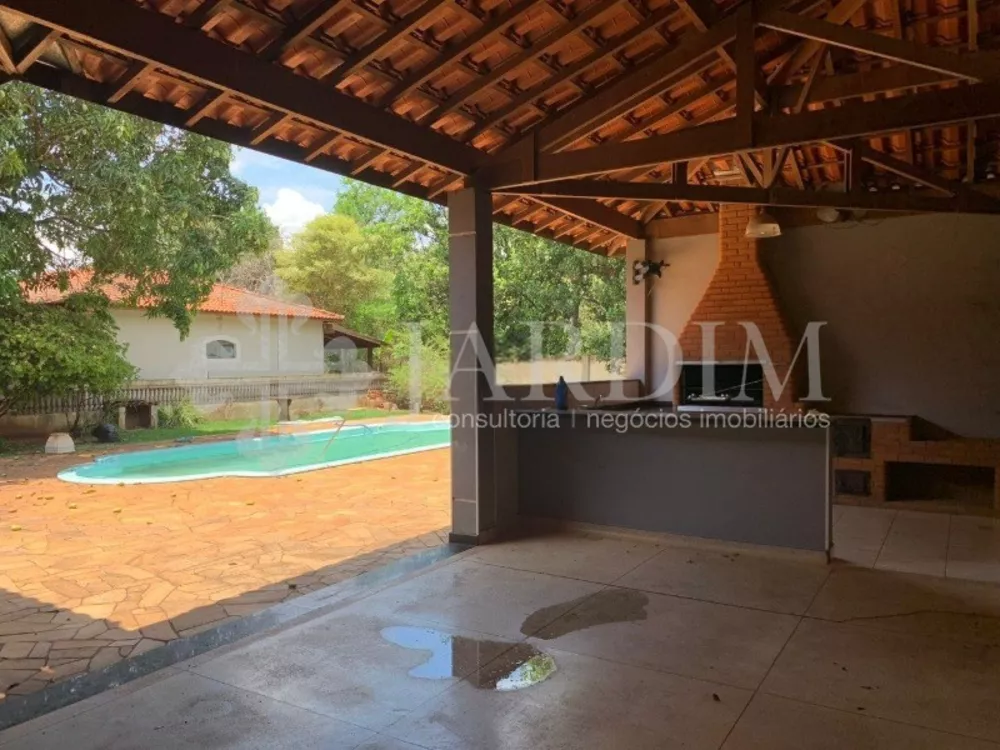 Fazenda à venda com 3 quartos, 3014m² - Foto 1