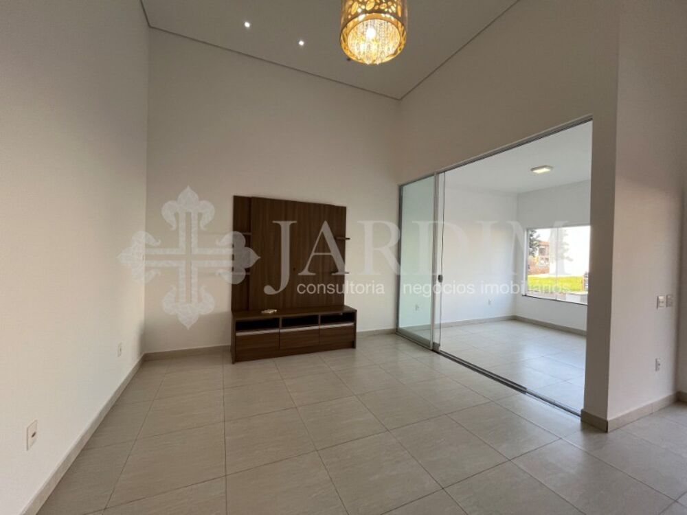 Casa de Condomínio à venda e aluguel com 2 quartos, 262m² - Foto 2