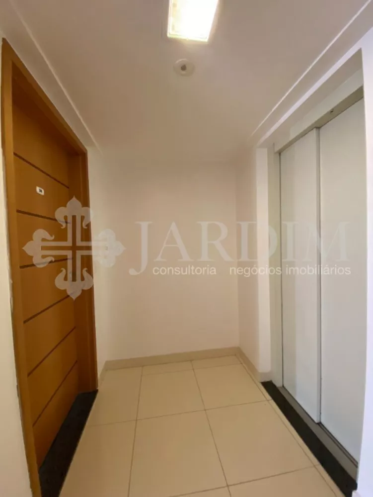 Apartamento à venda com 3 quartos, 140m² - Foto 2