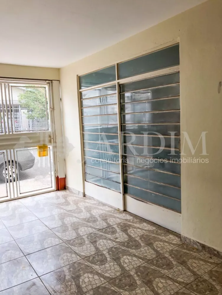 Casa à venda com 3 quartos, 207m² - Foto 1